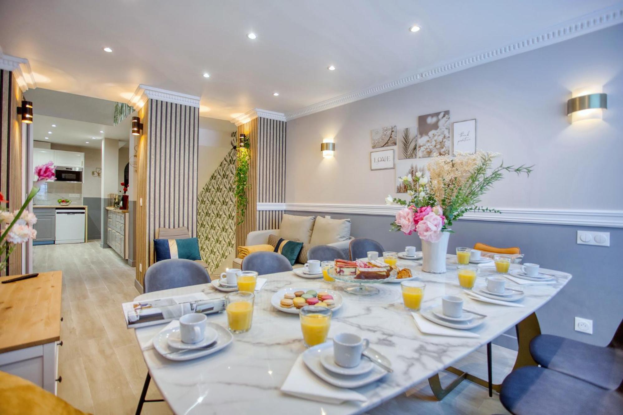 Elegant Triplex In Paris - Ideal For 10 - Aircon Exterior photo